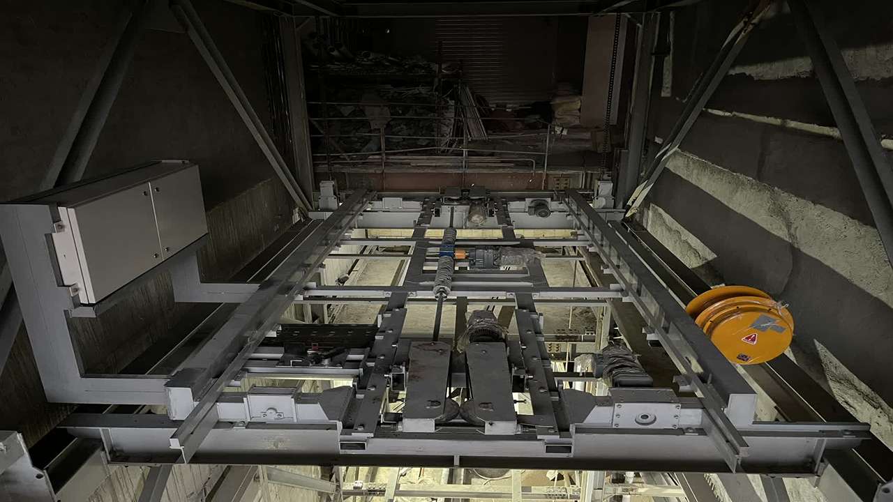 پارکینگ مکانیزه زیرزمینی عامریه کاشان